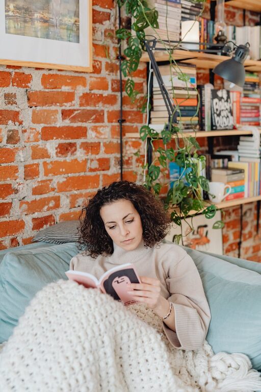 How to Create a Cozy Reading Corner at Home